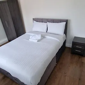 Guest house In Centre, Wakefield